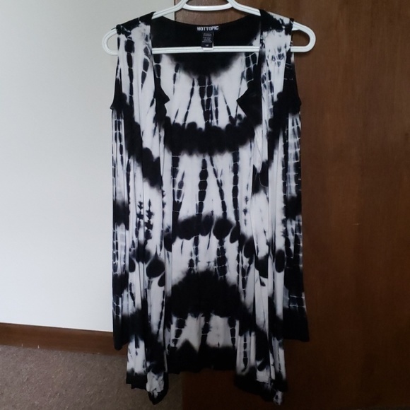 Hot Topic Tops - Cold shoulder sweater